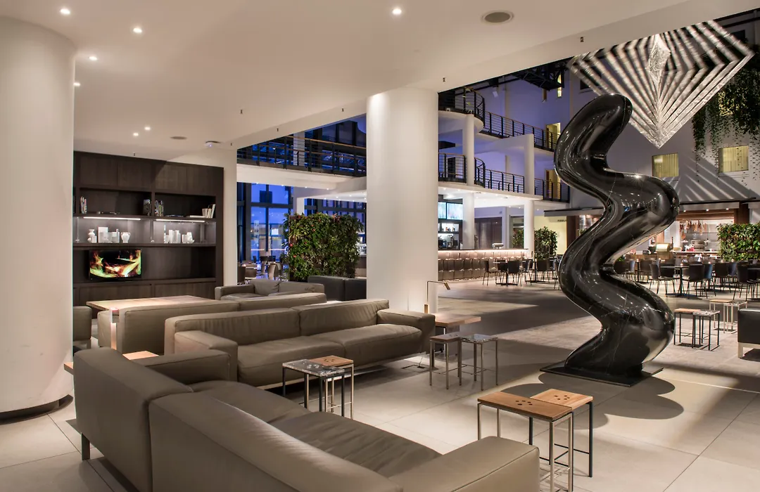 Estrel Hotel-1