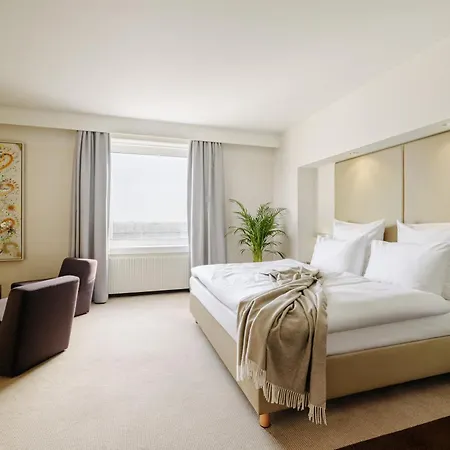 Estrel Hotel-2